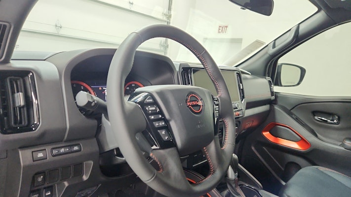2025 Nissan Frontier PRO-4X Crew Cab photo 8