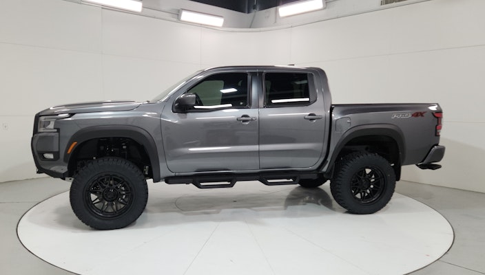 2025 Nissan Frontier PRO-4X Crew Cab photo 4