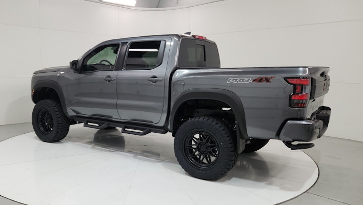 2025 Nissan Frontier PRO-4X Crew Cab photo 3