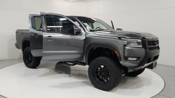 2025 Nissan Frontier PRO-4X Crew Cab photo 6