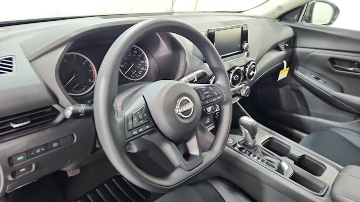 2025 Nissan Sentra S photo 6