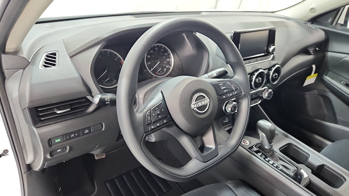 2025 Nissan Sentra S photo 9