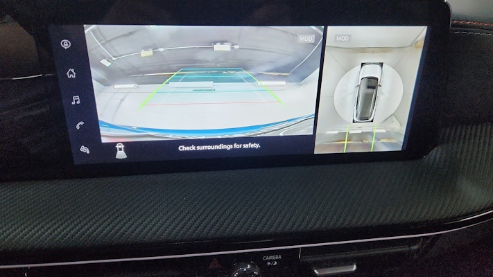 2025 Nissan Kicks SR photo 5